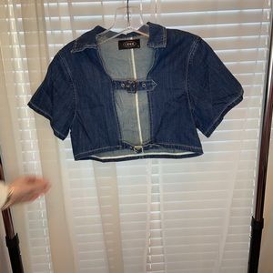 Brand new never worn denim buckle cider crop top